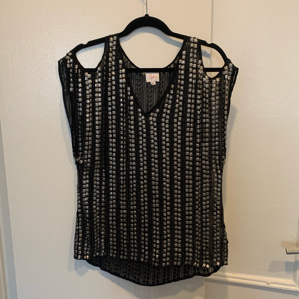 Absolutely stunning Parker cut out shoulder top
